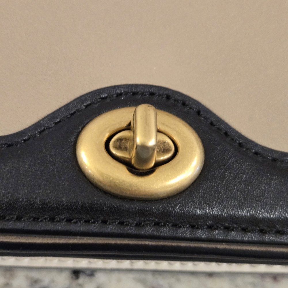 Authentic Coach Riley Chain Clutch in Colorblock ( Excellent Vintage Condition) - Picture 16 of 16